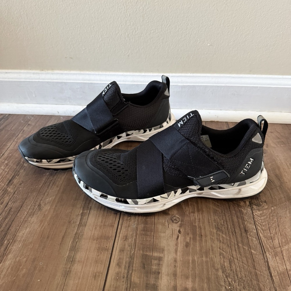 TIEM Slipstream Athletic Cycling Shoes Women's 8. Sneakers Black 2 Bolt 100001W